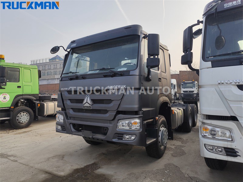 10 إطارات SINOTRUCK HOWO 400HP Tractor Truck.jpg