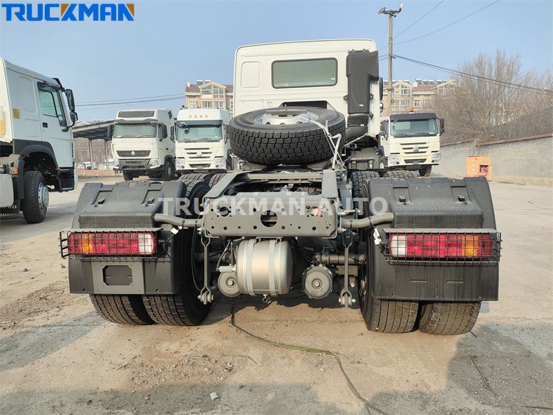 SINOTRUK HOWO Traktor Lori