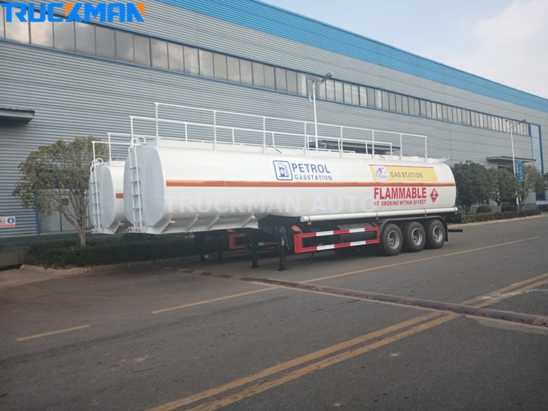 Trailer Tanker Minyak