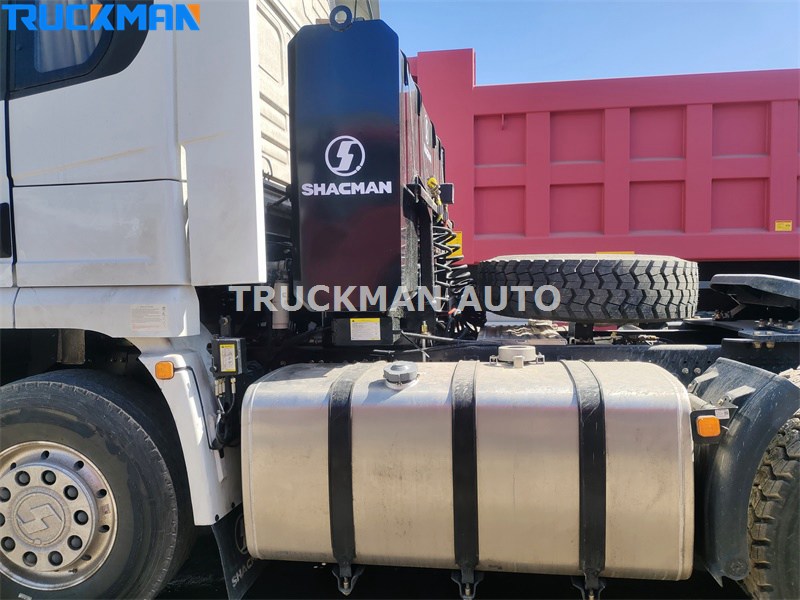 10 pneus SINOTRUK HOWO 430HP Tracteur Truck.jpg