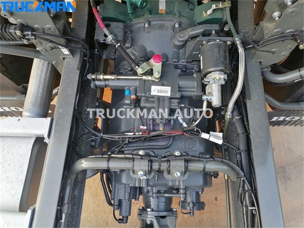 6x4 SINOTRUK HOWO 400HP Trailer Head Gearbox.jpg