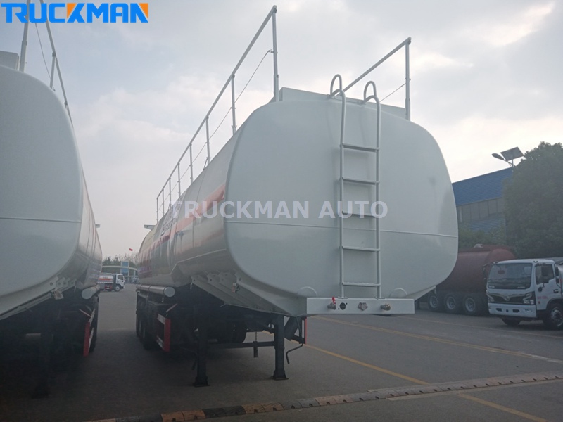 Trailer Tanker Minyak