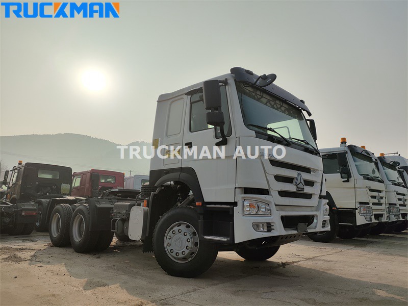 SINOTRUK HOWO Truk Traktor.jpg